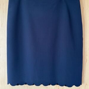 Banana Republic Navy Pencil Skirt – NEW – Scallop Hem Size 10